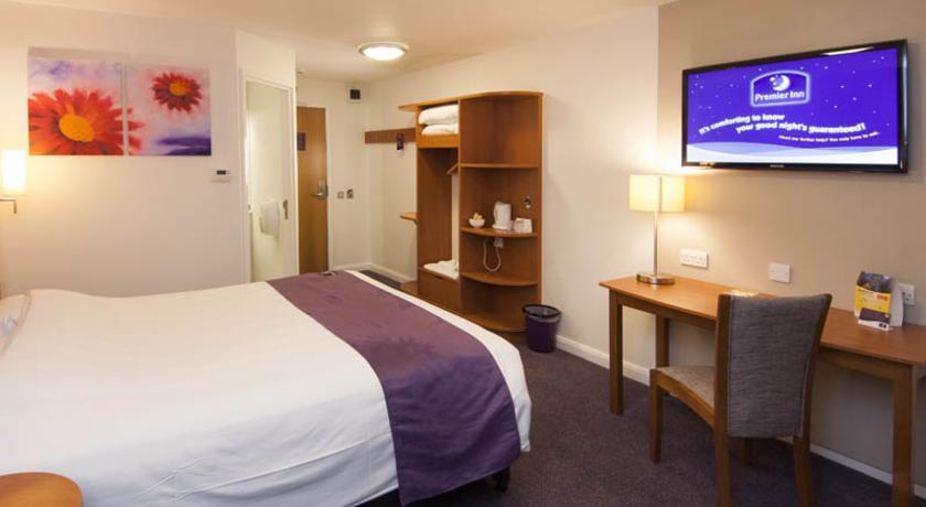 Premier Inn Chester Central - North Exterior foto