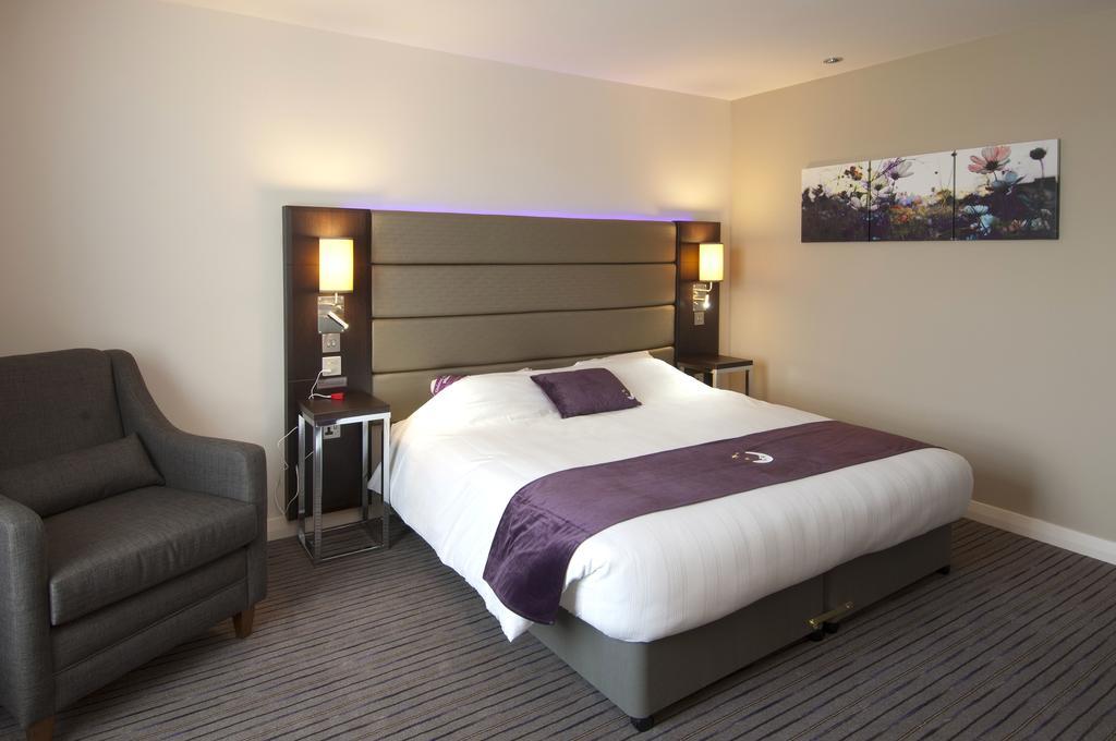 Premier Inn Chester Central - North Exterior foto